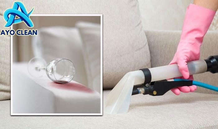 How to clean a sofa at home with soap, baking soda and vinegar - ‘good ...