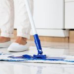 Cara mengepel lantai