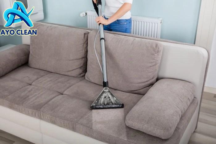 How to clean a fabric sofa: a home trick | OBOZ.UA