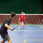 Cara Memegang Raket Backhand Forehand dalam Bulu Tangkis | diedit.com
