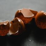 Cara menghilangkan bau amis telur pada lantai