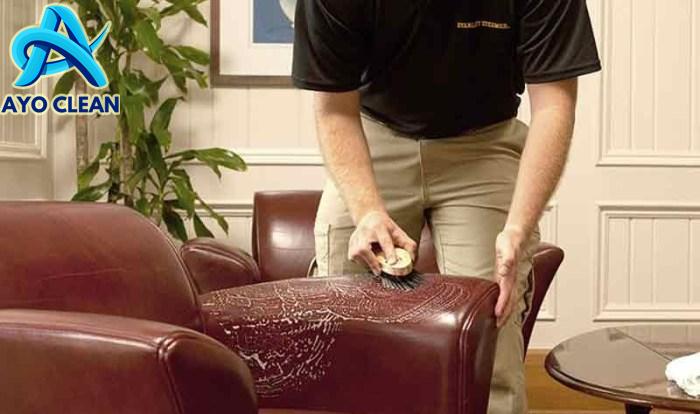 How to Clean a Leather Sofa in 5 Easy Steps - Flashy House