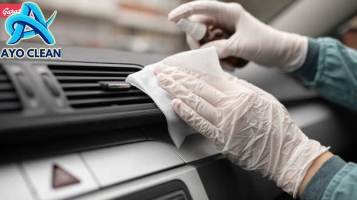 Cara membersihkan kursi mobil kain