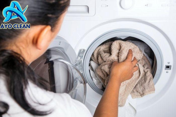 Cara Menghilangkan Bau Keringat Apek di Baju dengan Larutan Baking Soda ...