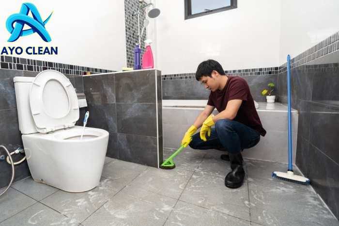 Cara Membersihkan Kamar Mandi Seperti Profesional - Pinhome