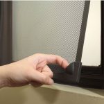 Cara Membersihkan Pintu Kasa Nyamuk