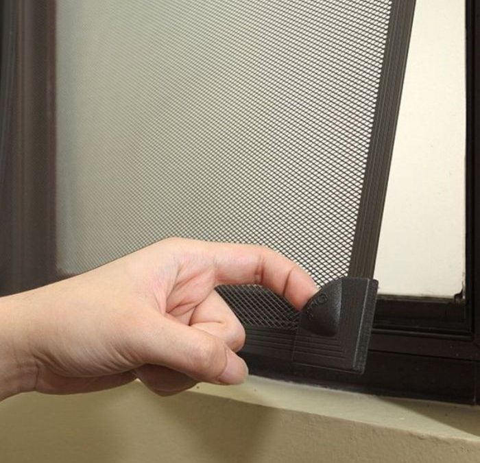 Cara Membersihkan Pintu Kasa Nyamuk