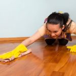 6 Cara Membersihkan Lantai Setelah Renovasi