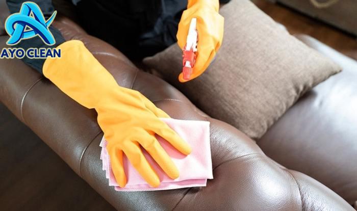 How to Clean A Leather Sofa - YouTube