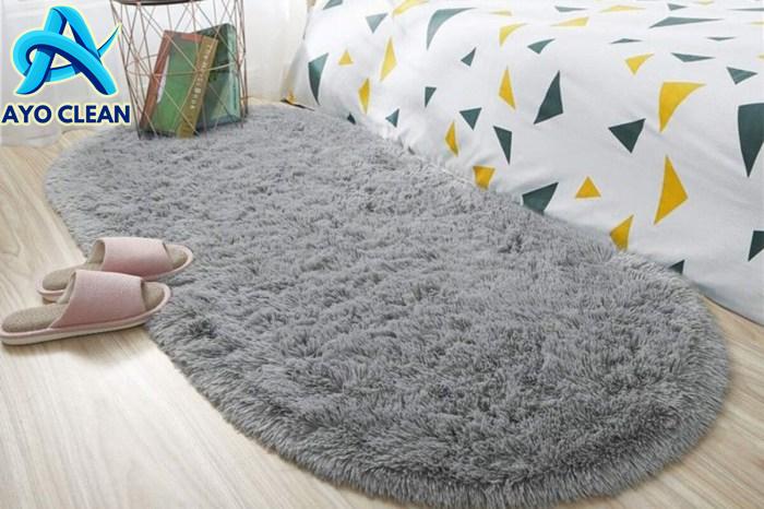 7 Cara Membersihkan Karpet Bulu yang Benar Agar Tidak Rusak dan Tetap ...