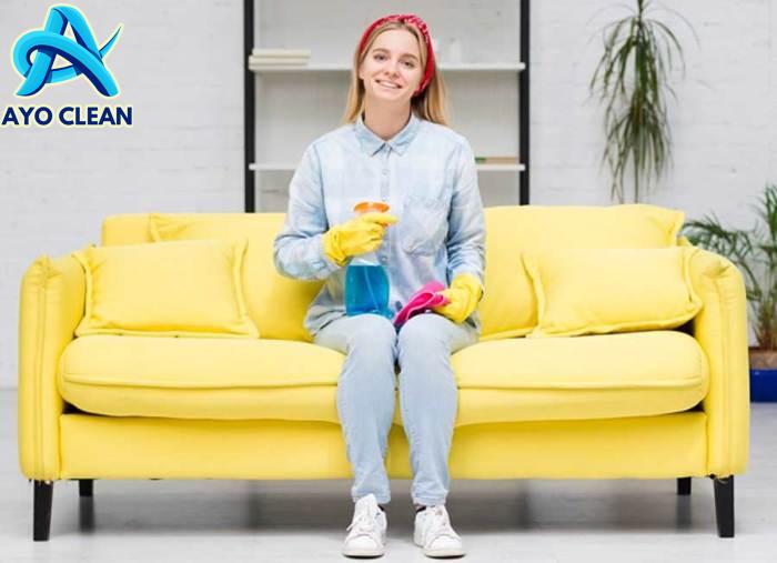 Cara membersihkan sofa tanpa vacum cleaner