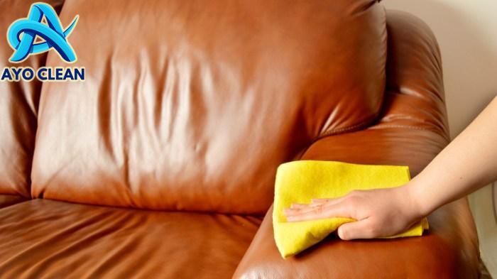 Cara membersihkan tinta pulpen di sofa kulit