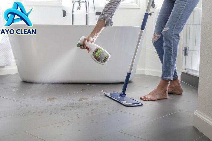 Cegah Terpeleset, Ini Cara Mengatasi Lantai Kamar Mandi yang Licin Agar ...