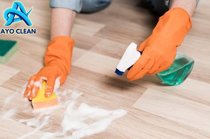 Pasti Gak Mempan Kalau Cuma Pakai Air, Begini Cara Membersihkan Minyak ...