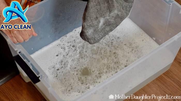 Cara mencuci sofa sendiri di rumah