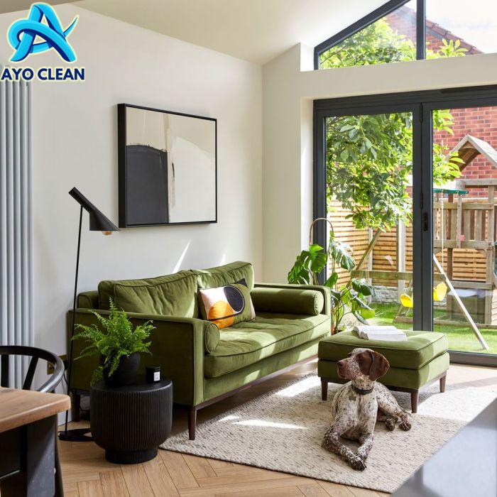 Cara membersihkan sofa kain beludru​